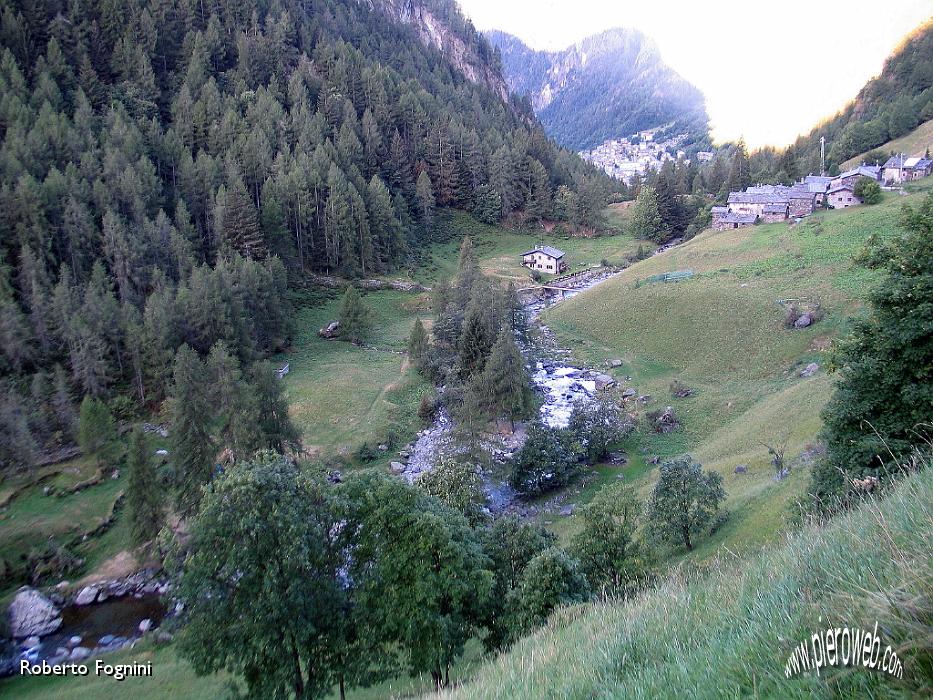01 una piccola valle svizzera.jpg